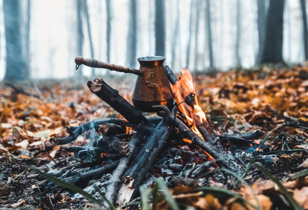Making coffee at the stake. Make coffee or tea on the fire of nature. Burned fire. A place for fire.
